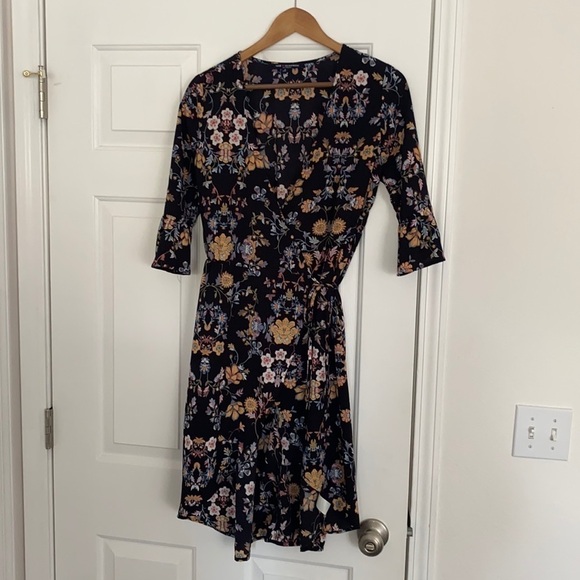 One clothing Floral and flirty dress. - Picture 3 of 7